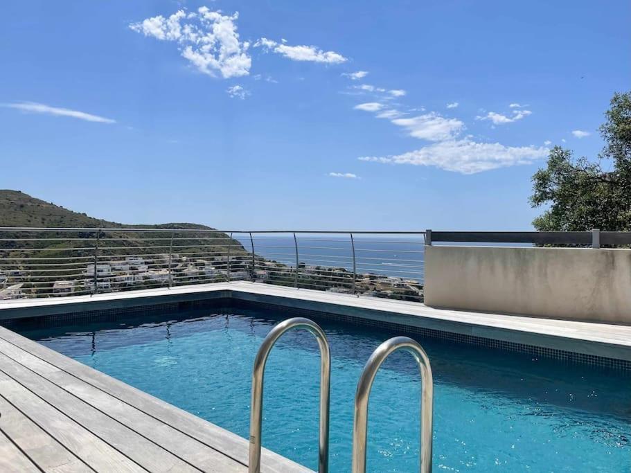 Con Piscina Sobre La Almadrava Villa *
